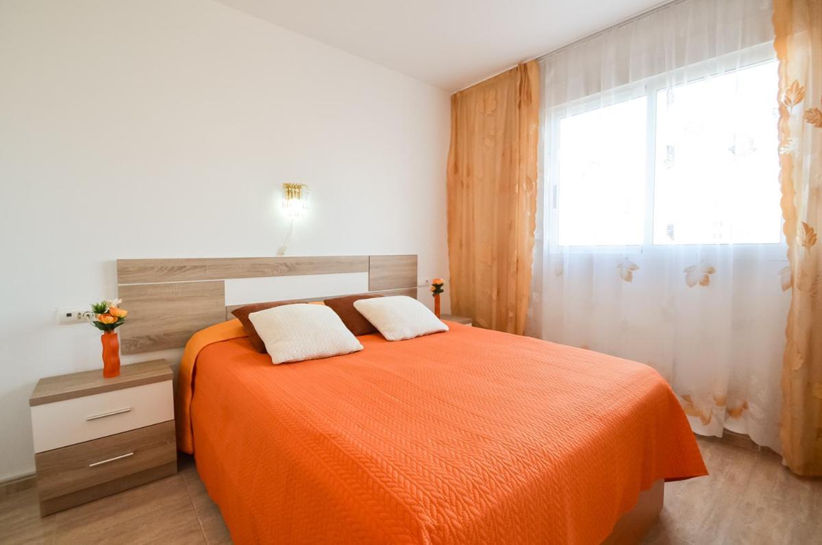 Schoene Wohnung Mit Pool , Wi-Fi Und Privat Garage Torrevieja Eksteriør bilde