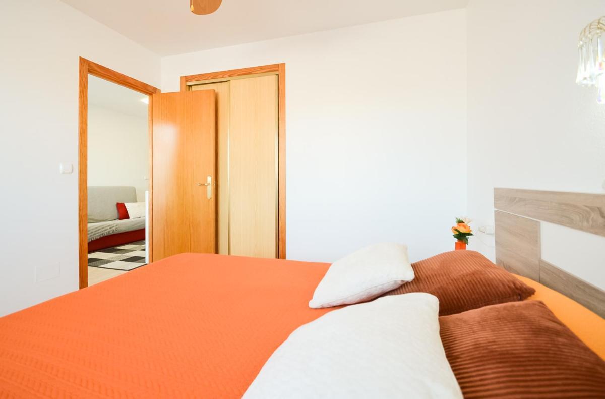 Schoene Wohnung Mit Pool , Wi-Fi Und Privat Garage Torrevieja Eksteriør bilde