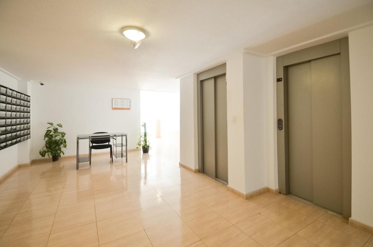 Schoene Wohnung Mit Pool , Wi-Fi Und Privat Garage Torrevieja Eksteriør bilde
